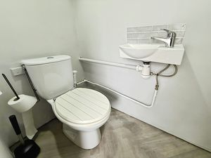 Photo 16- click for photo gallery